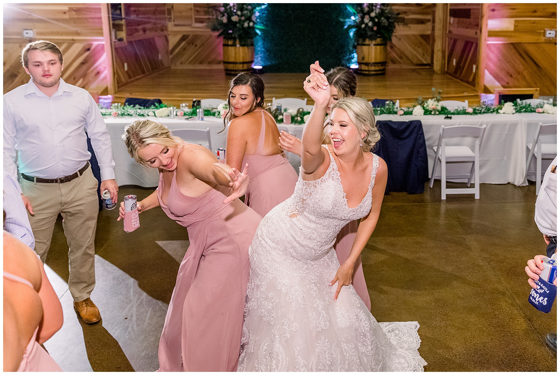 The Barn at Broadslab wedding day - tiffany l johnson photography_0172