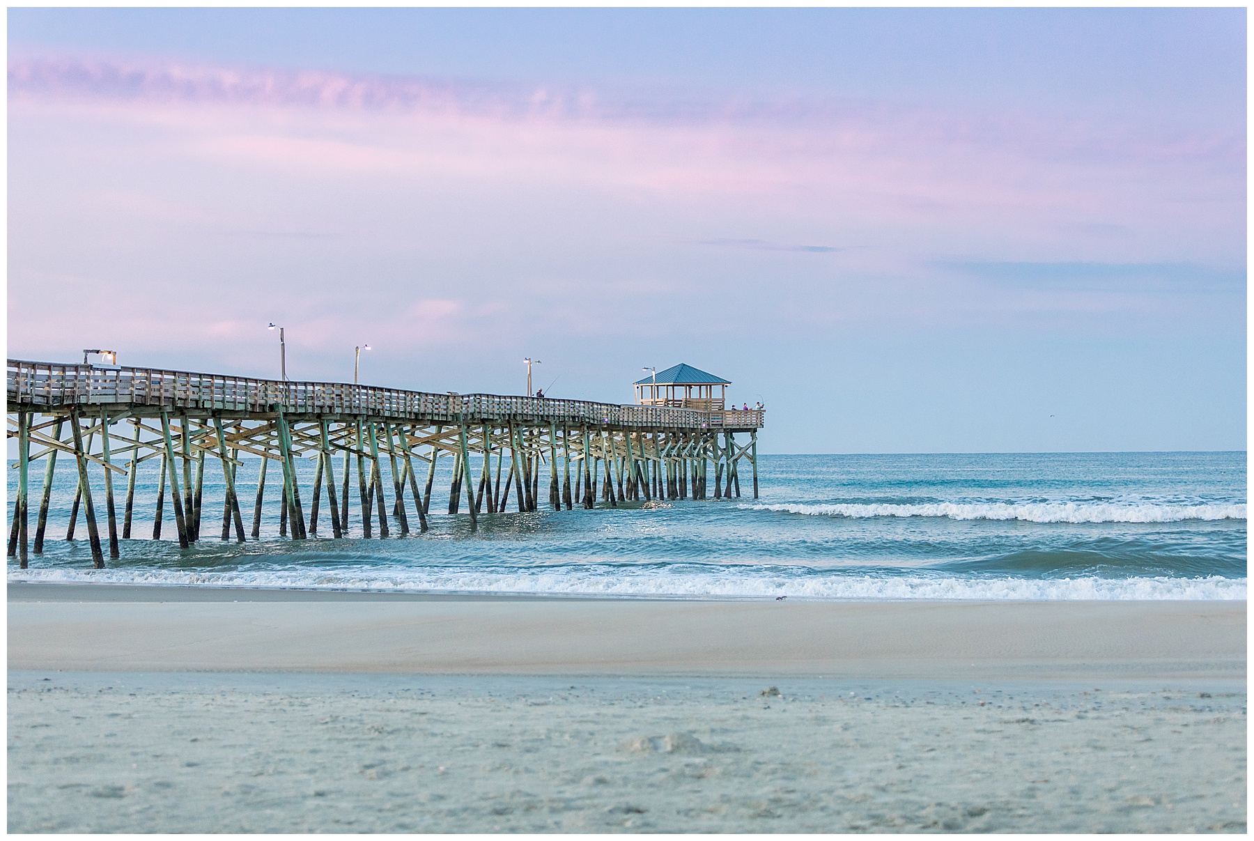 Atlantic Beach Engagement Session - Beaufort NC Engagement Session - Tiffany L Johnson Photography_0059.jpg