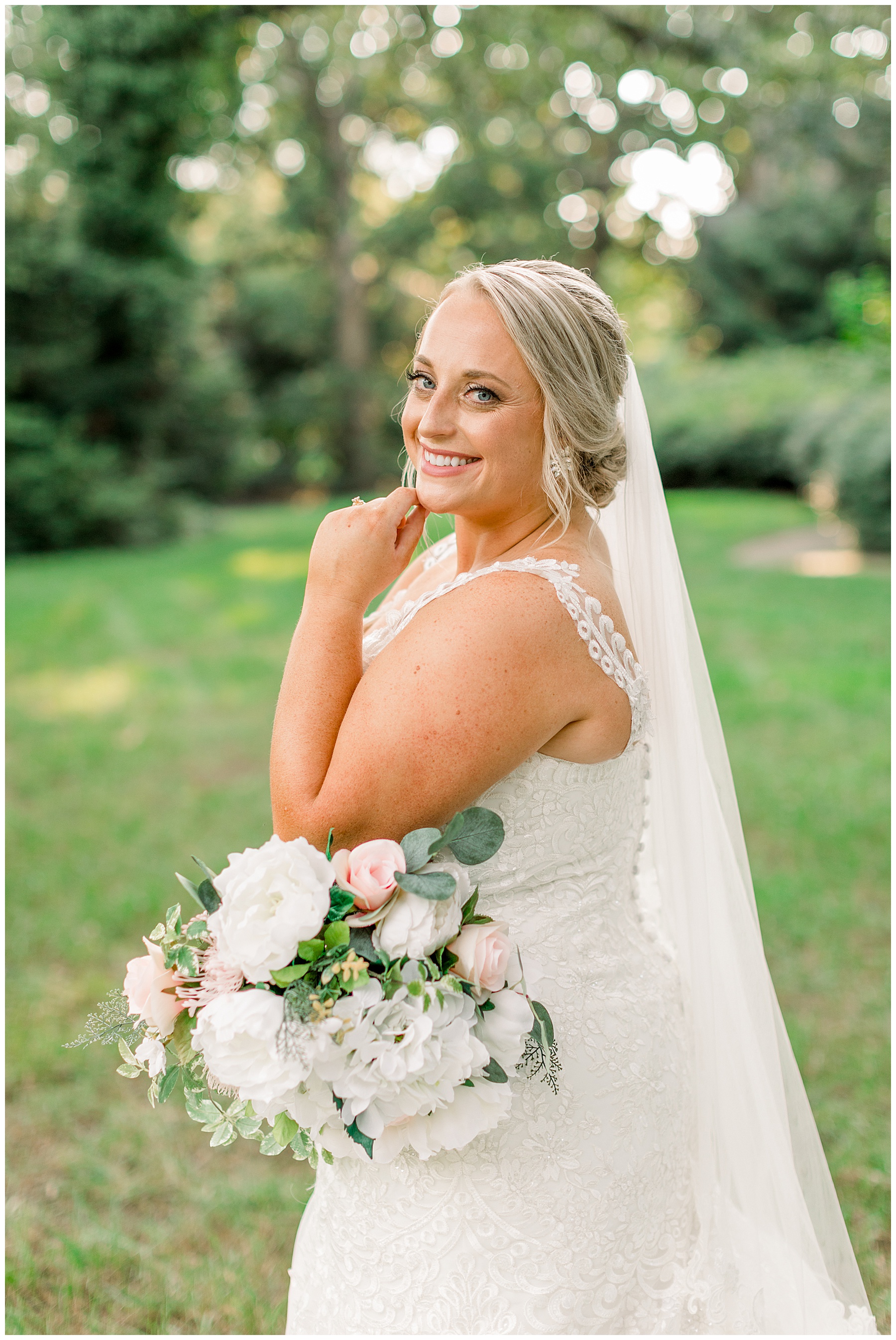 Meredith College Bridal Session - Raleigh NC Wedding Photographer - Tiffany L Johnson Photography_0021.jpg