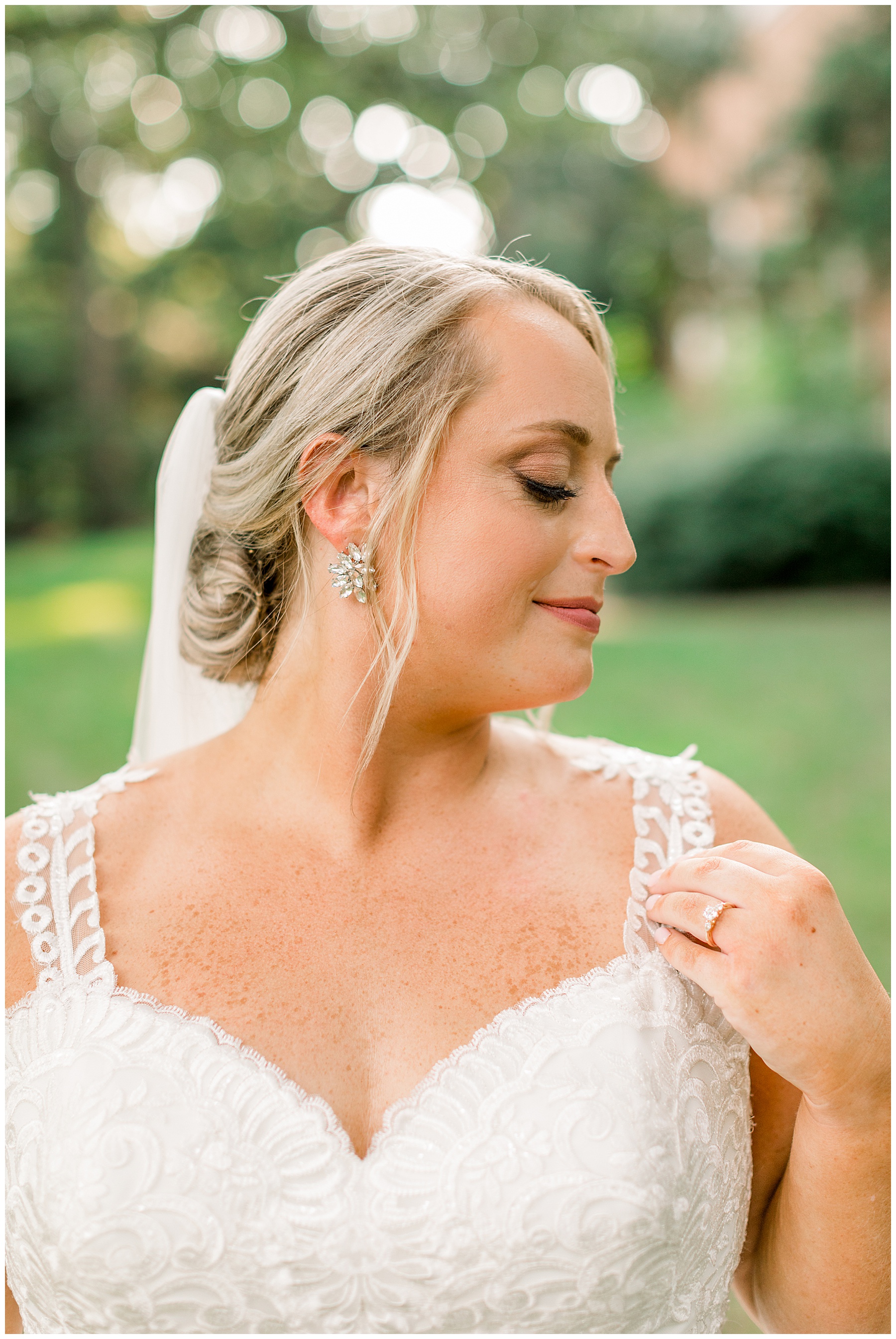 Meredith College Bridal Session - Raleigh NC Wedding Photographer - Tiffany L Johnson Photography_0023.jpg