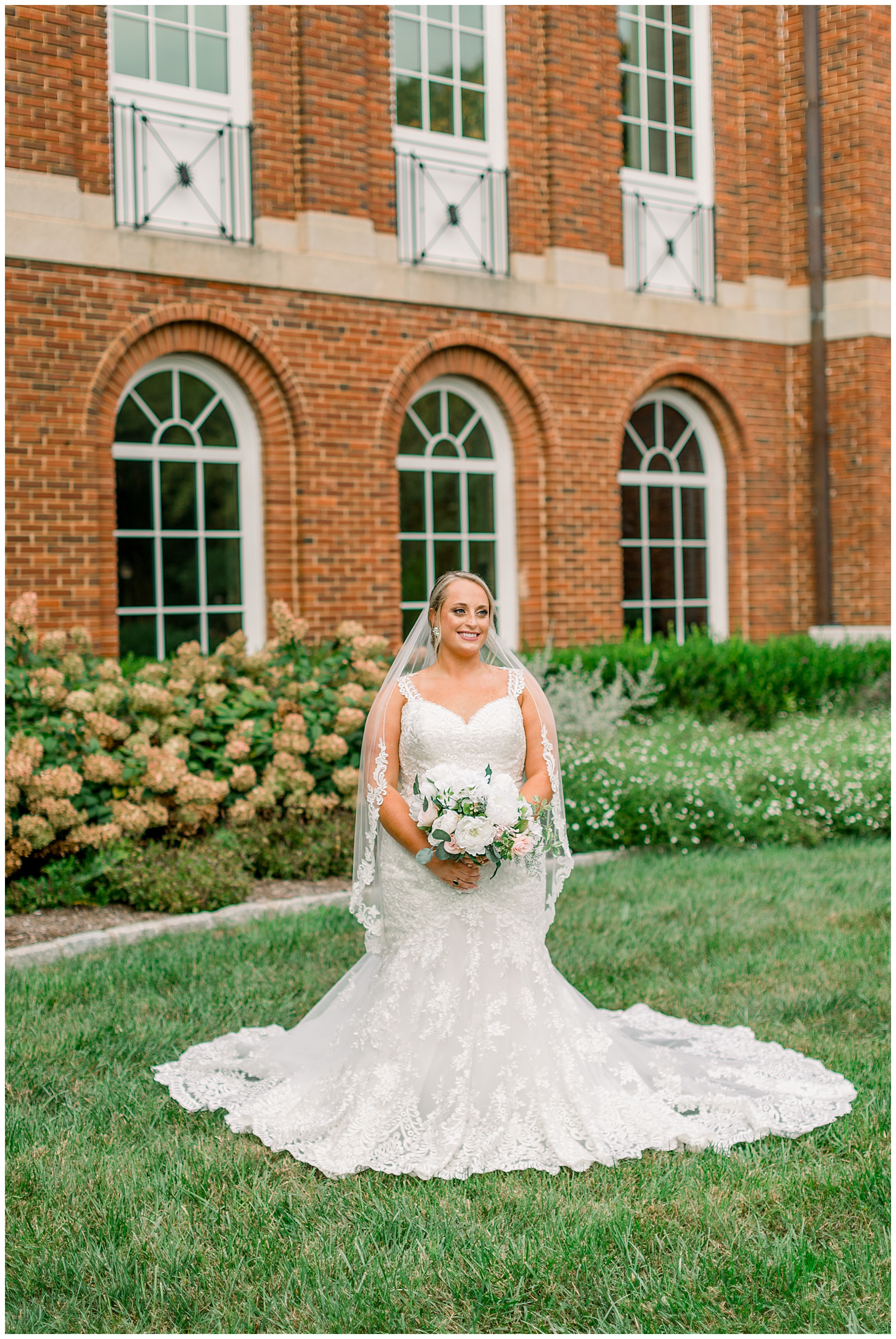 Meredith College Bridal Session - Raleigh NC Wedding Photographer - Tiffany L Johnson Photography_0031.jpg