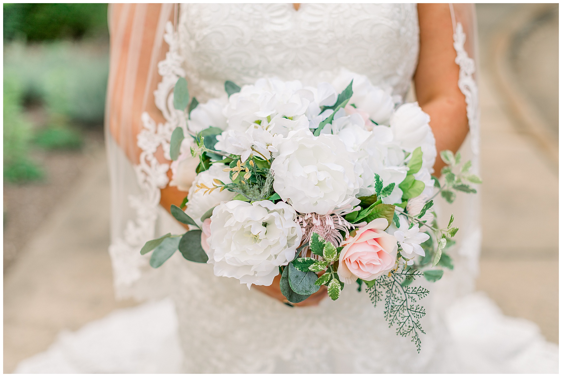 Meredith College Bridal Session - Raleigh NC Wedding Photographer - Tiffany L Johnson Photography_0039.jpg