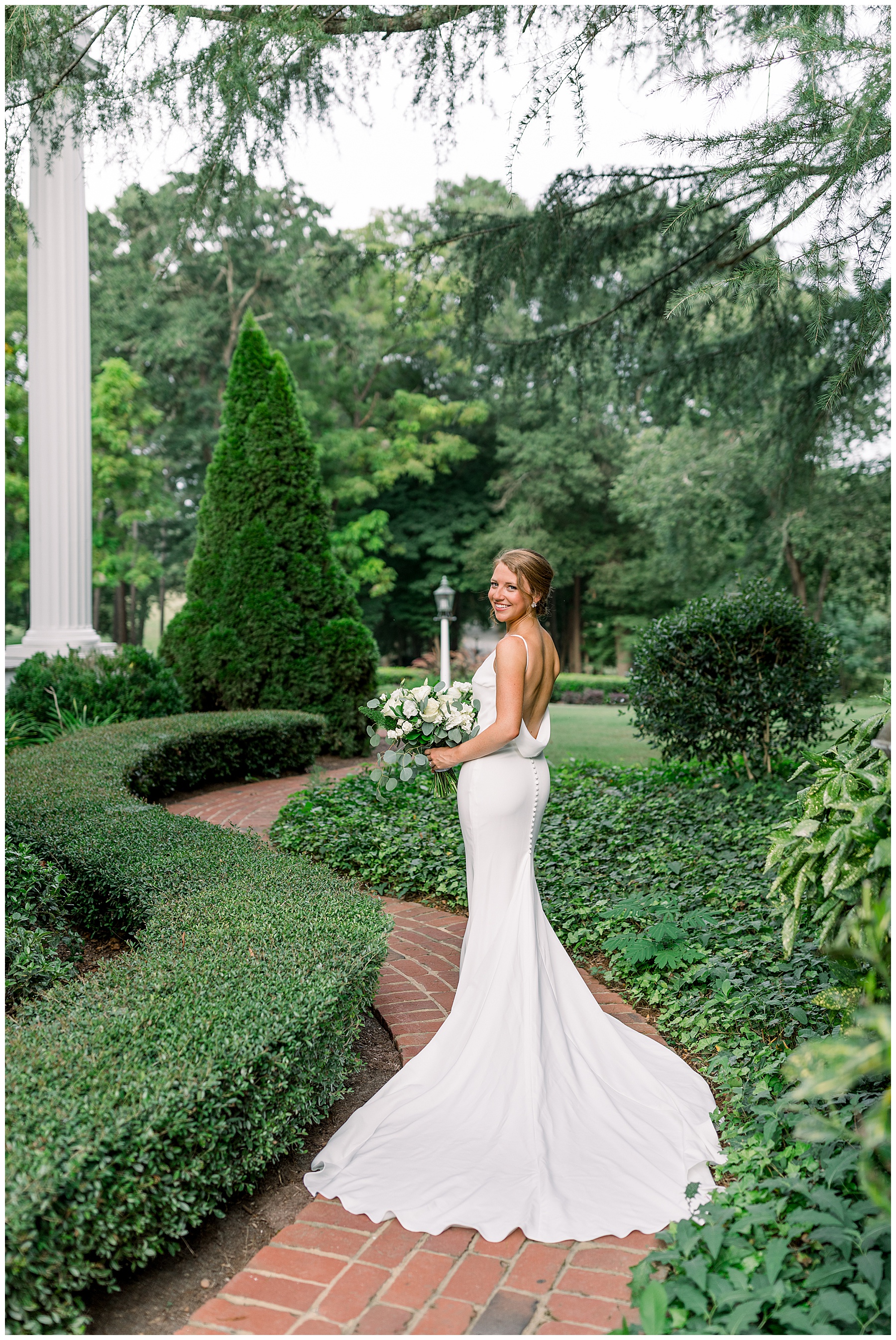 Rose Hill Estate Bridal Session - Tiffany L Johnson Photography_0009.jpg