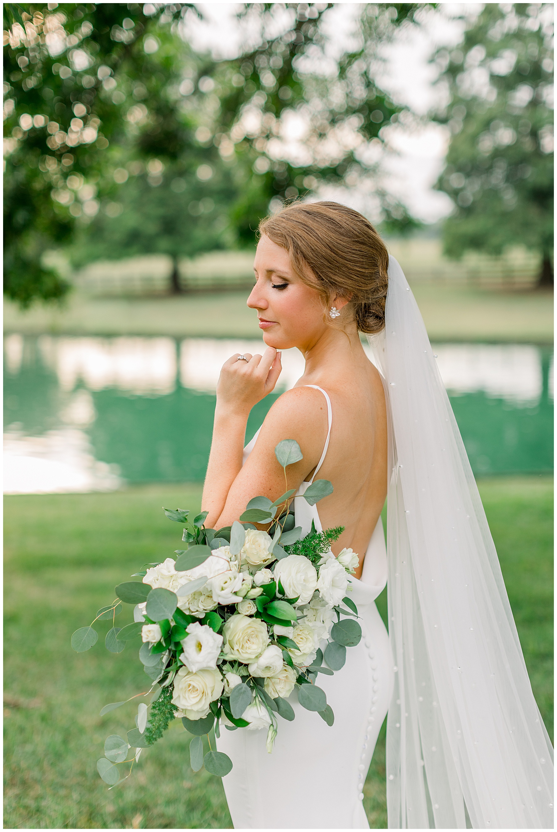 Rose Hill Estate Bridal Session - Tiffany L Johnson Photography_0015.jpg