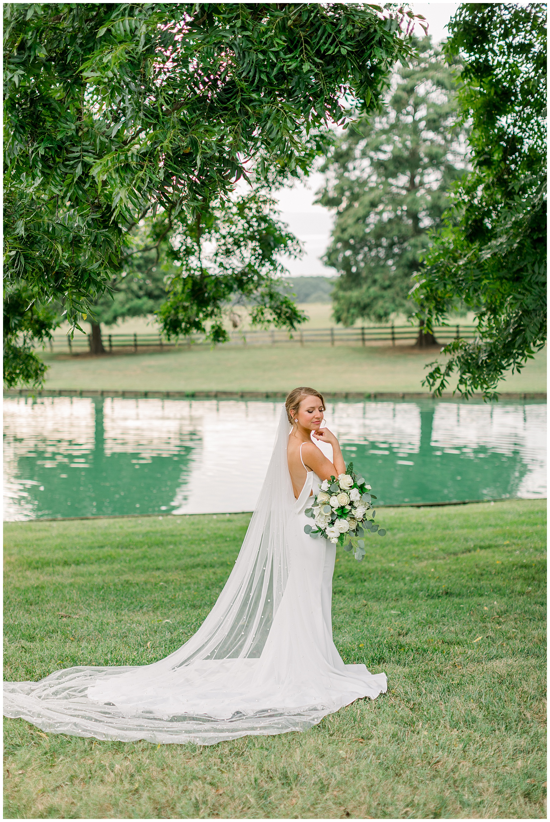 Rose Hill Estate Bridal Session - Tiffany L Johnson Photography_0017.jpg