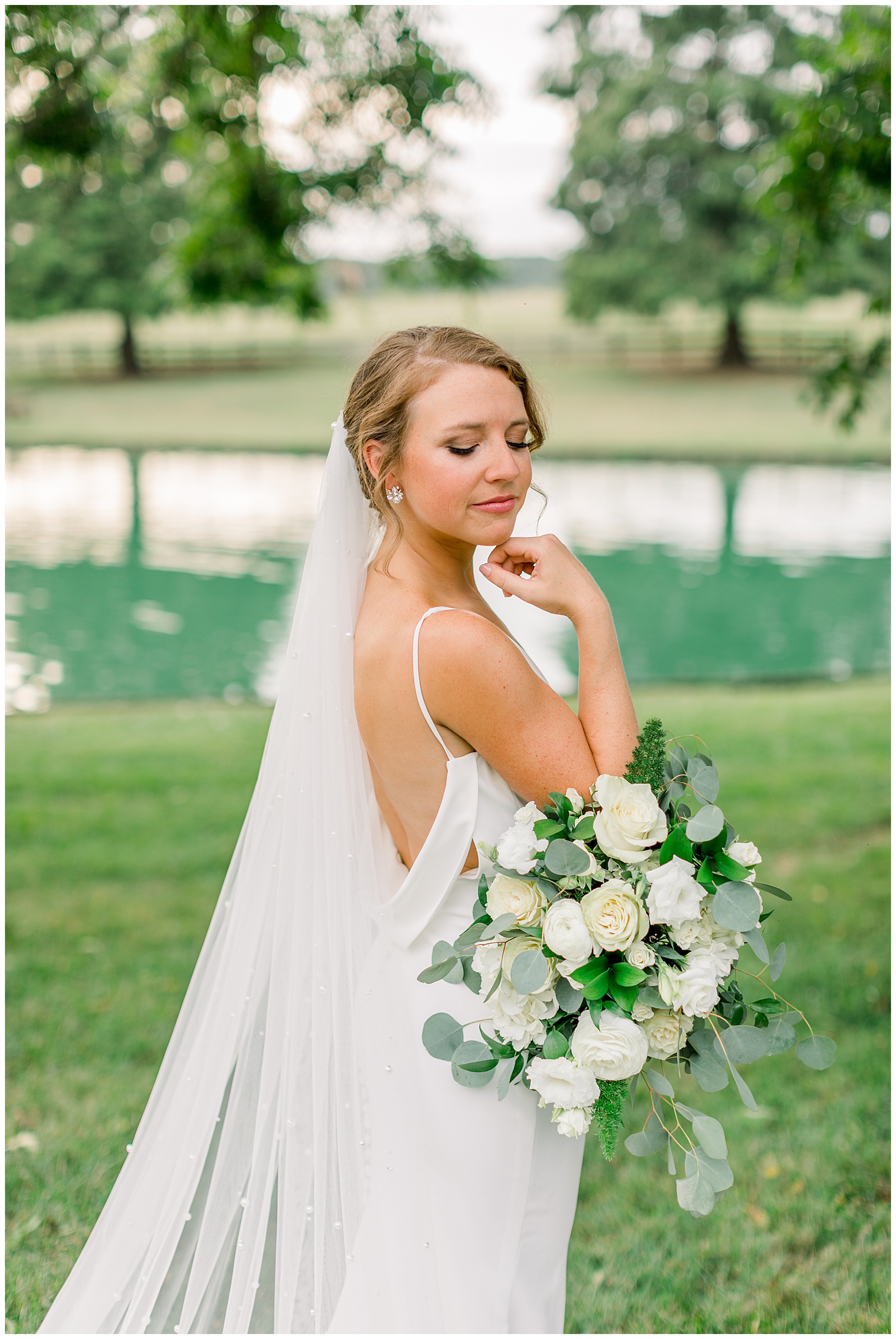 Rose Hill Estate Bridal Session - Tiffany L Johnson Photography_0023.jpg