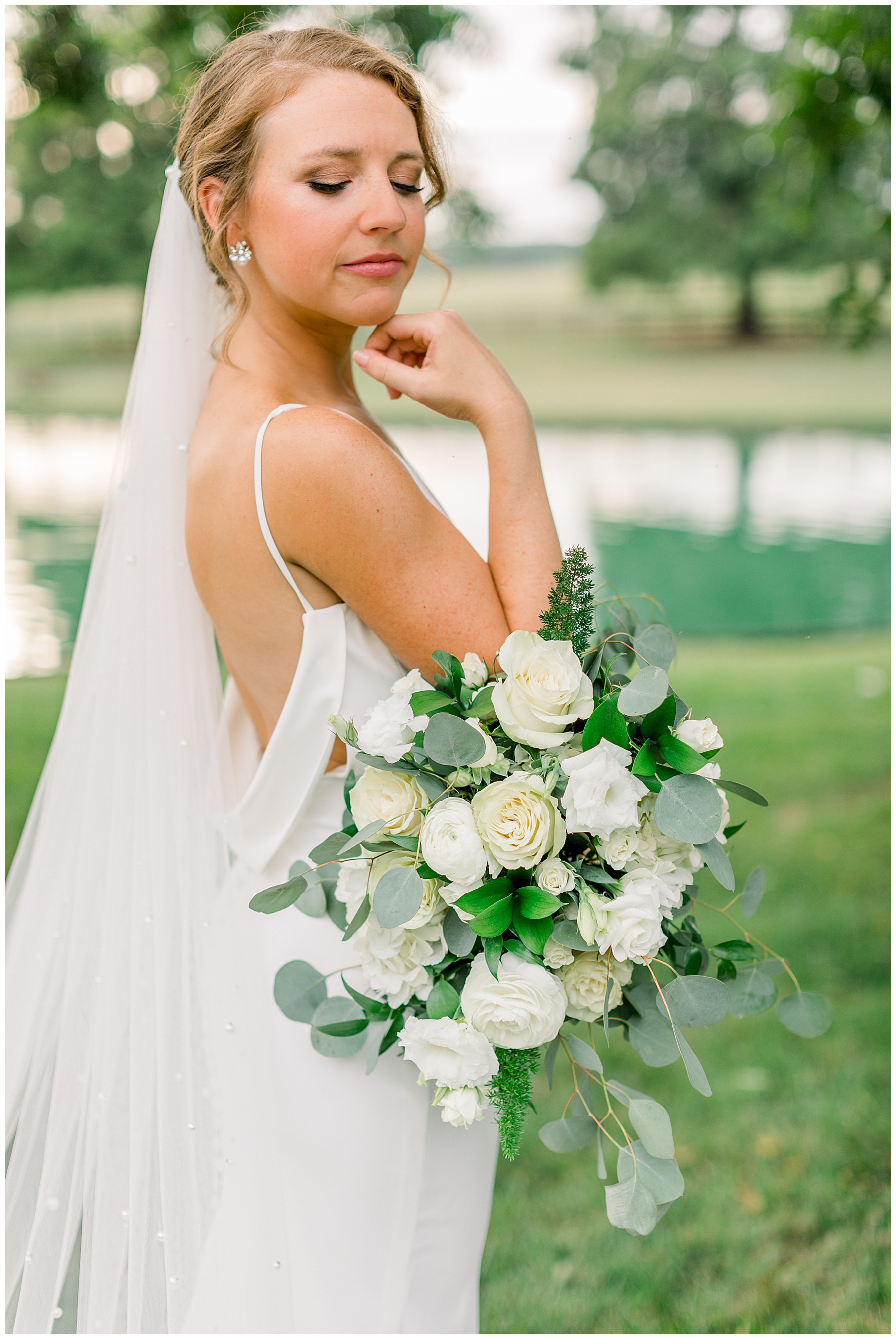 Rose Hill Estate Bridal Session - Tiffany L Johnson Photography_0027.jpg