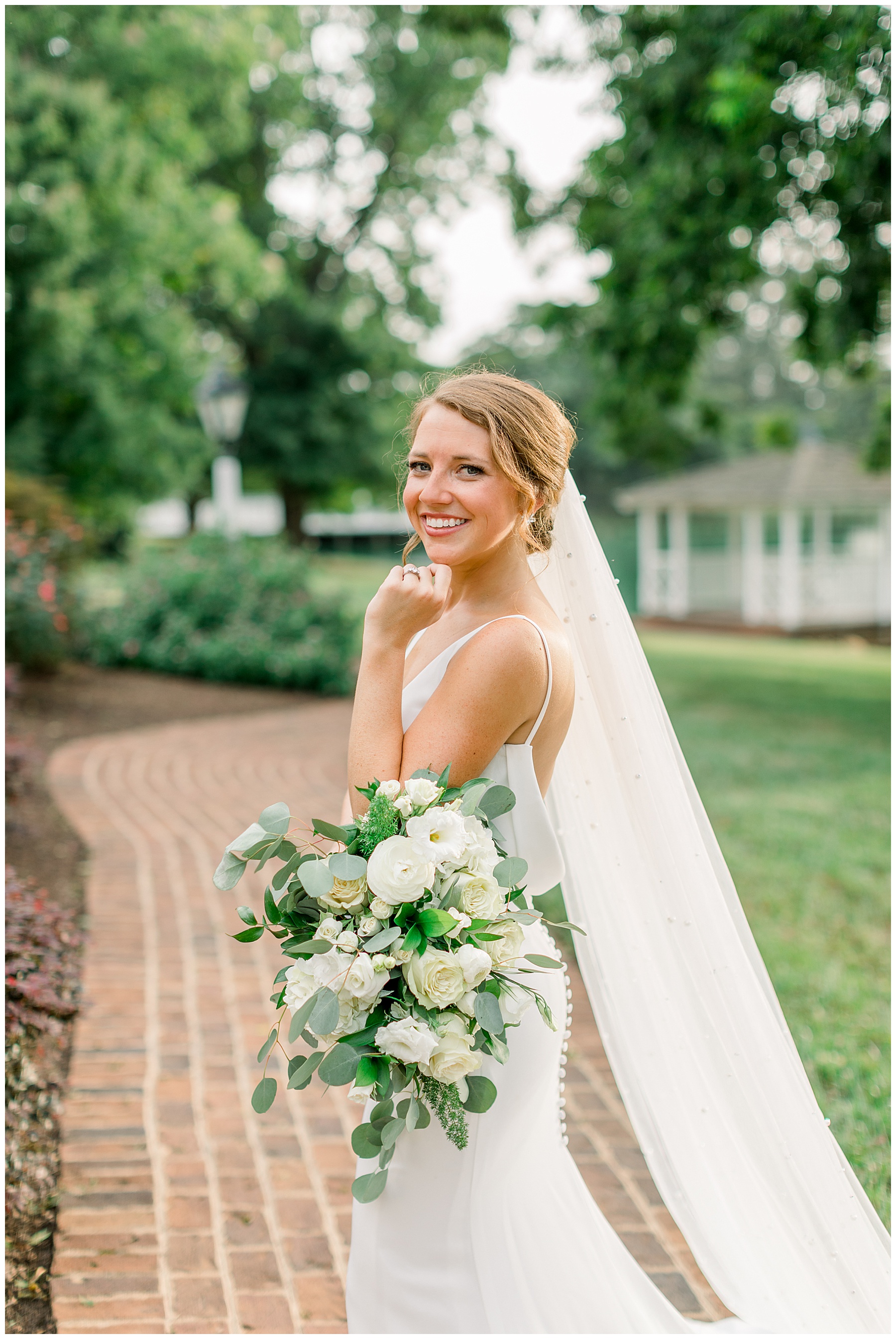 Rose Hill Estate Bridal Session - Tiffany L Johnson Photography_0029.jpg