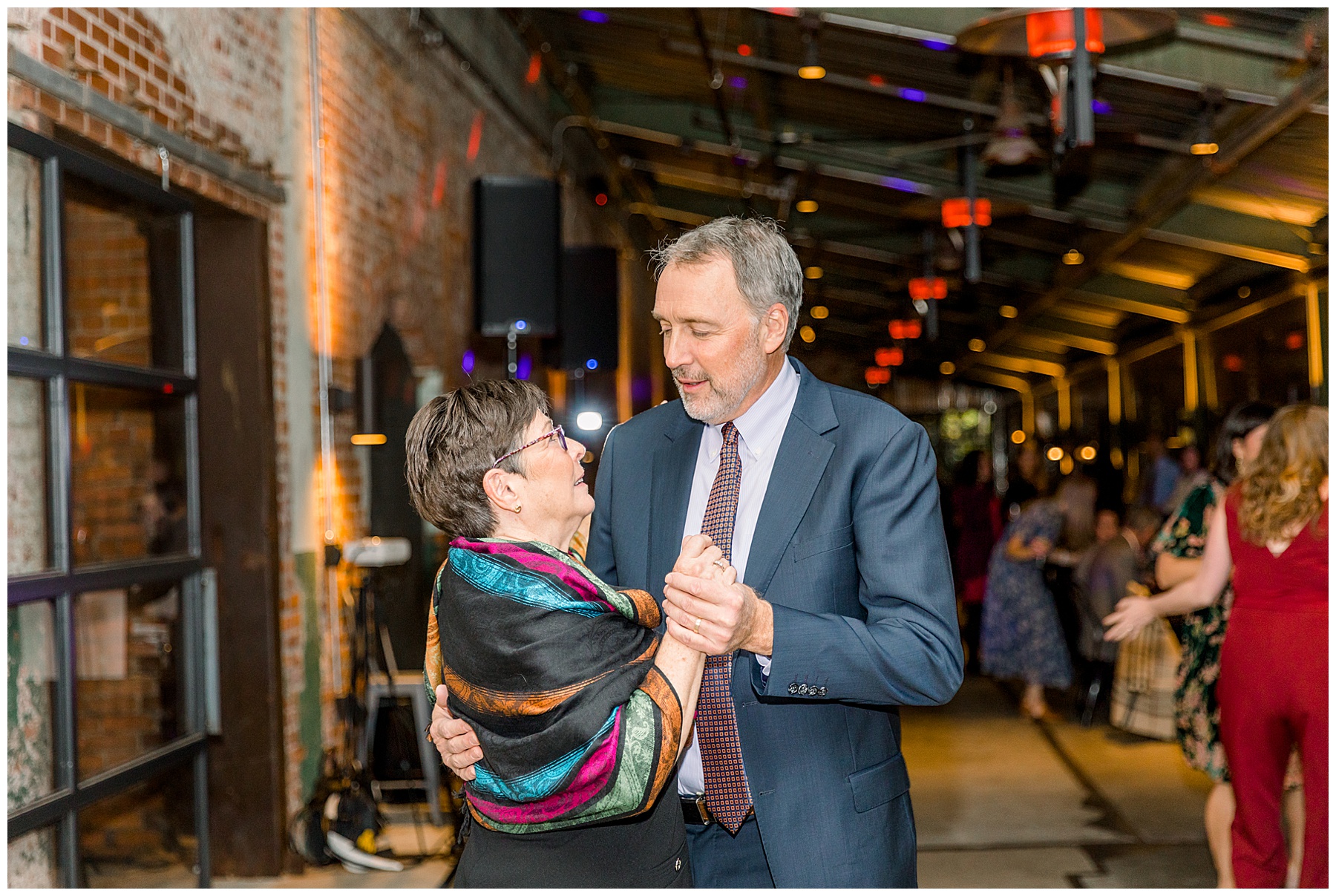 BELT LINE STATION WEDDING DAY - TIFFANY L JOHNSON PHOTOGRAPHY_0190