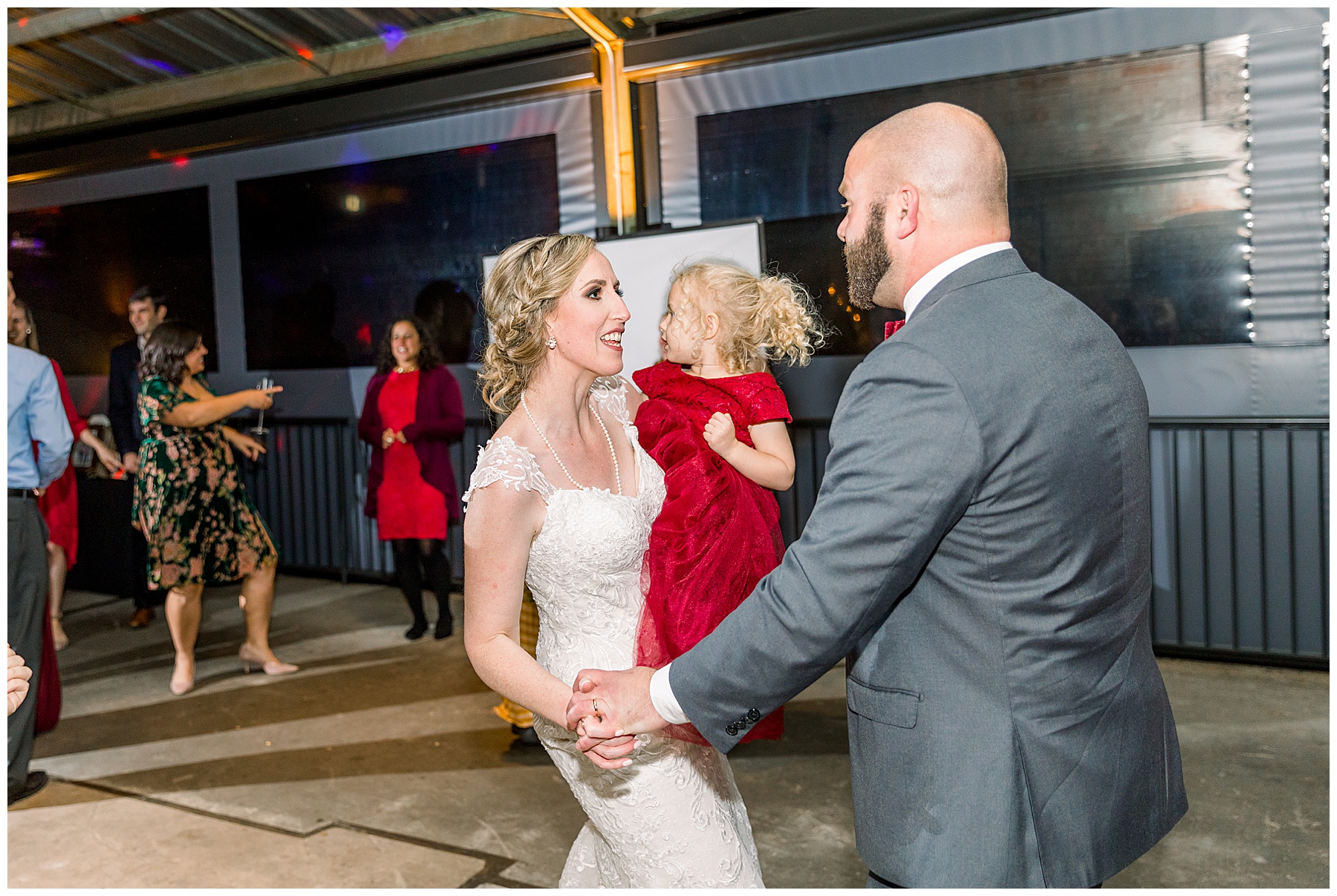 BELT LINE STATION WEDDING DAY - TIFFANY L JOHNSON PHOTOGRAPHY_0197