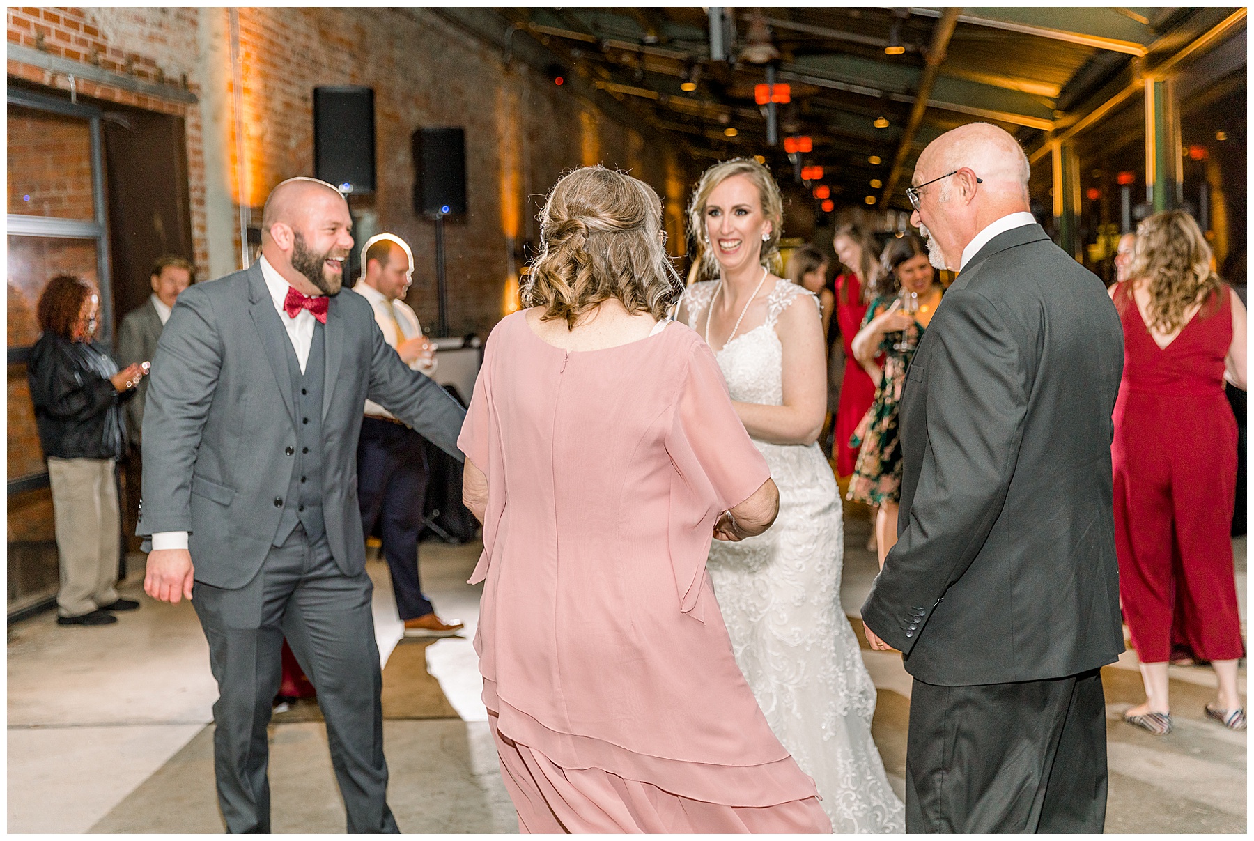 BELT LINE STATION WEDDING DAY - TIFFANY L JOHNSON PHOTOGRAPHY_0199