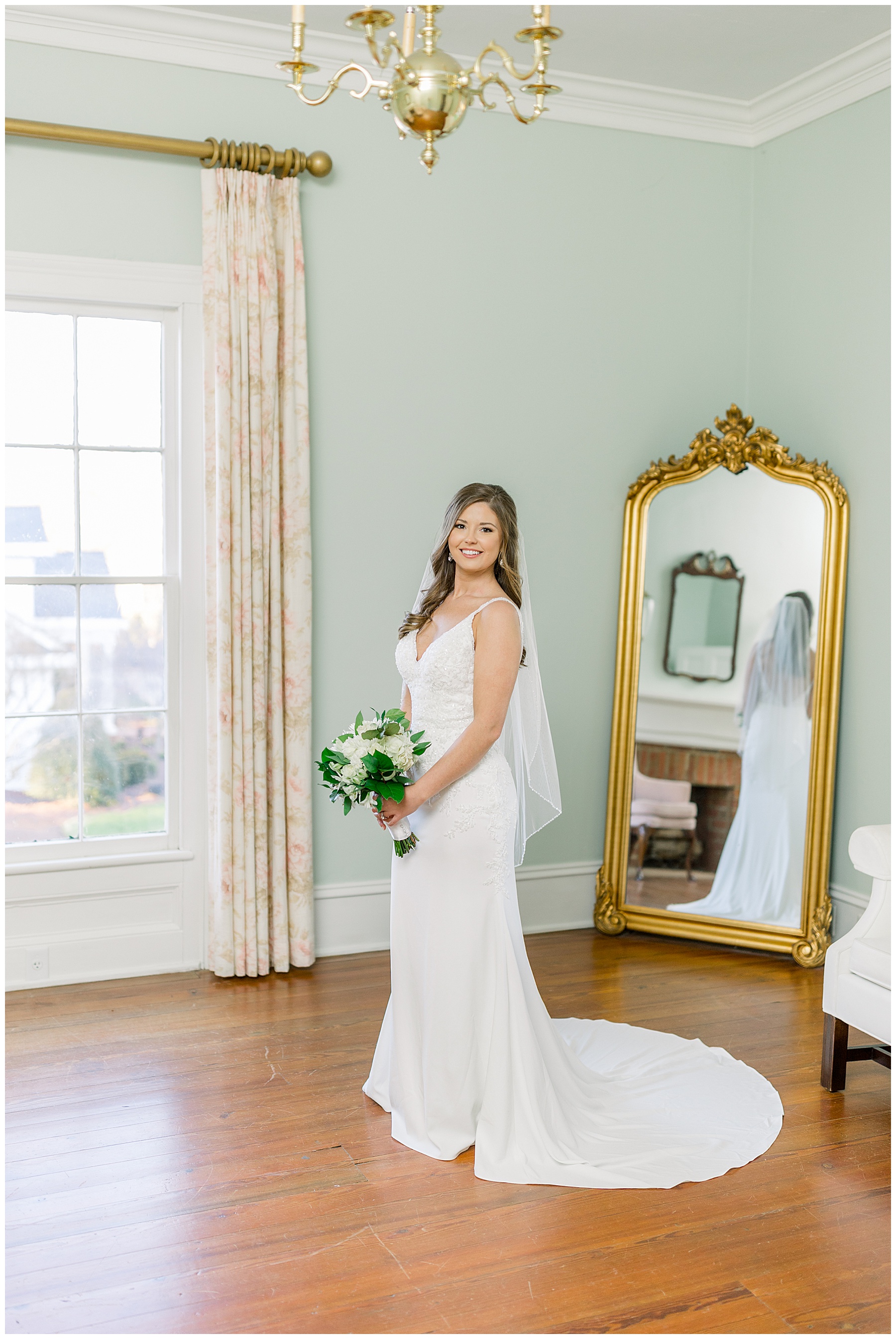 Rose Hill Estate Bridal Session - Tiffany L Johnson Photography_0011.jpg