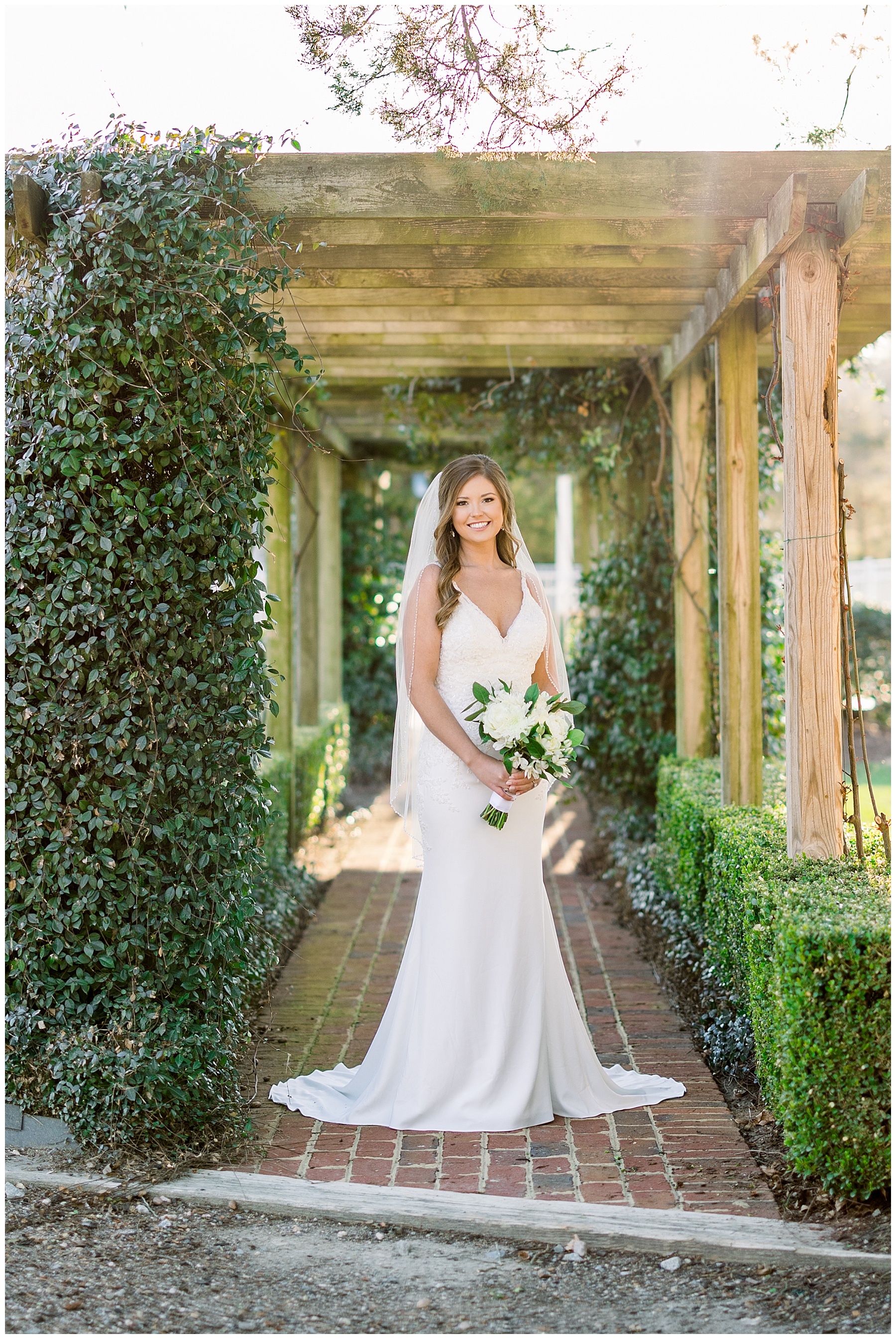 Rose Hill Estate Bridal Session - Tiffany L Johnson Photography_0014.jpg