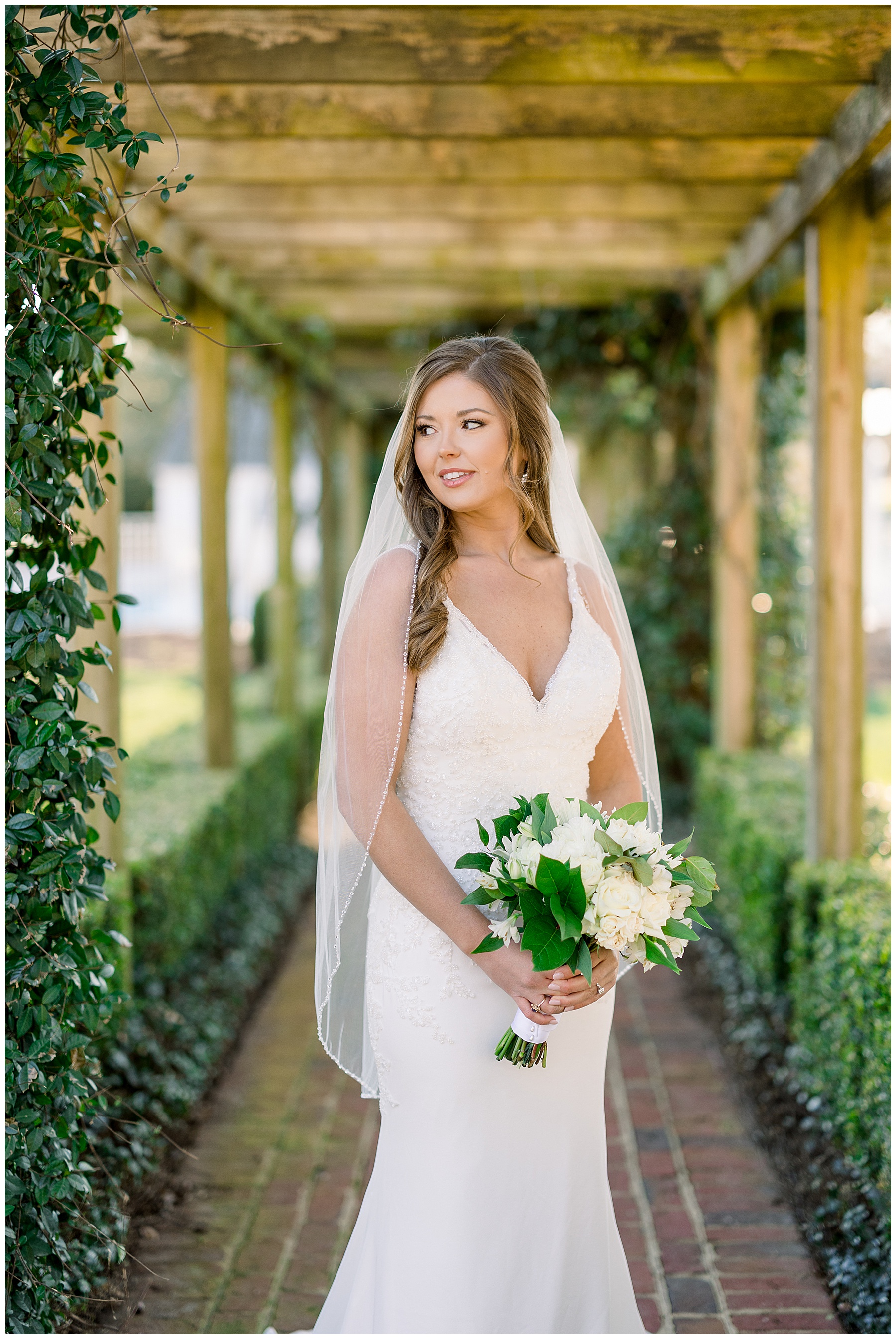 Rose Hill Estate Bridal Session - Tiffany L Johnson Photography_0016.jpg
