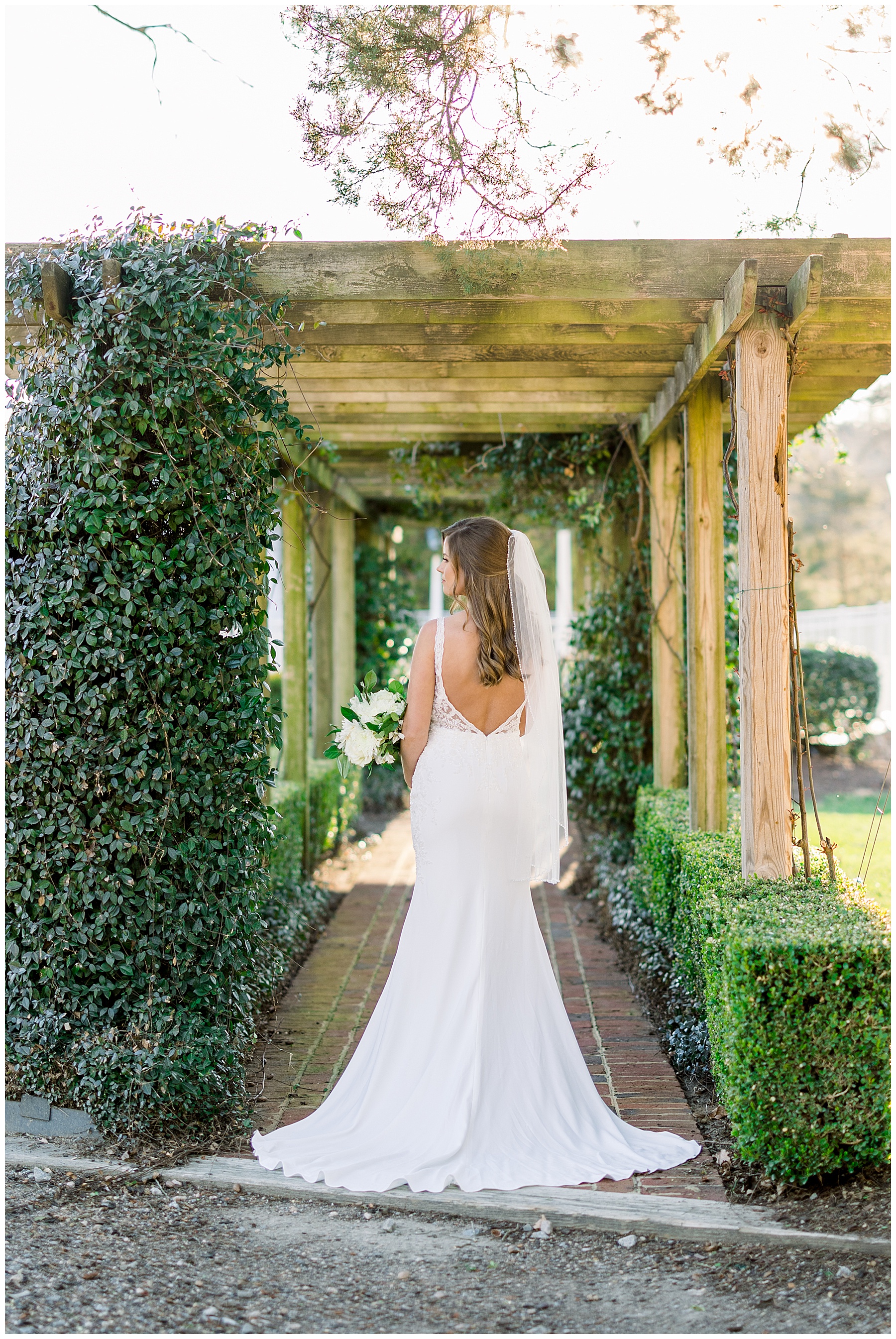 Rose Hill Estate Bridal Session - Tiffany L Johnson Photography_0018.jpg