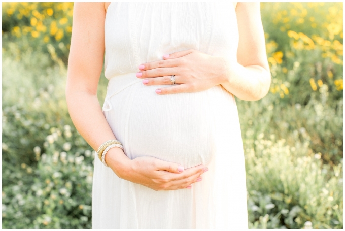 flower field maternity session - wilson nc - tiffany l johnson photography_0014.jpg