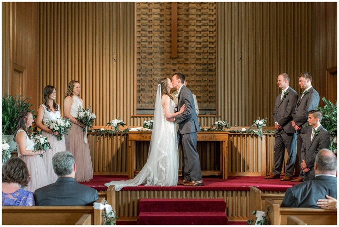 the leaning tree wedding day-raleigh wedding photographer-tiffany l johnson photography_0112.jpg