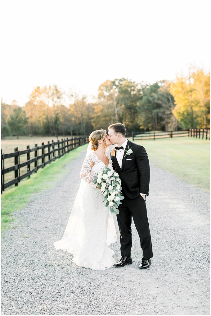 Oakland Farm Wedding Day - Tiffany L Johnson Photography_0111.jpg