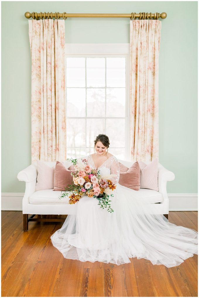 Rose Hill Plantation Bridal Portrait Session - Tiffany L Johnson Photography_0009.jpg