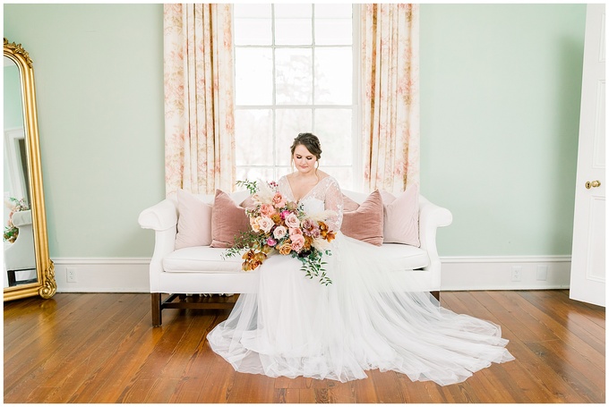 Rose Hill Plantation Bridal Portrait Session - Tiffany L Johnson Photography_0013.jpg