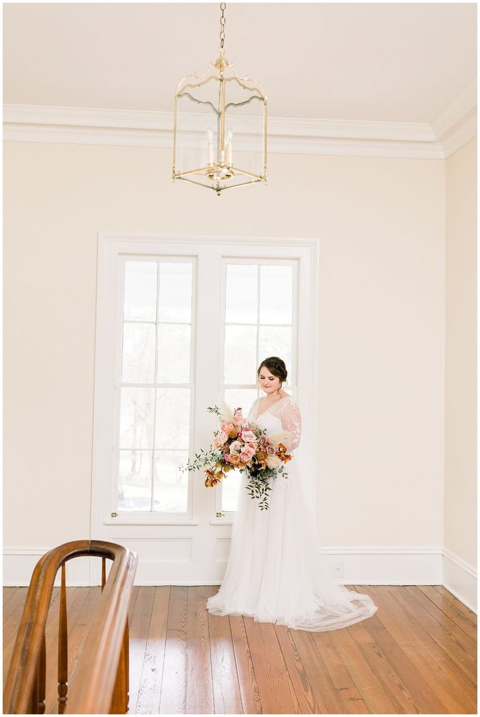 Rose Hill Plantation Bridal Portrait Session - Tiffany L Johnson Photography_0017.jpg