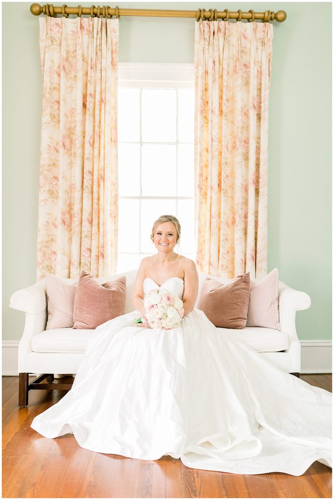 Rose Hill Plantation Bridal Session - Tiffany L Johnson Photography - Southern Bridal Session_0007.jpg