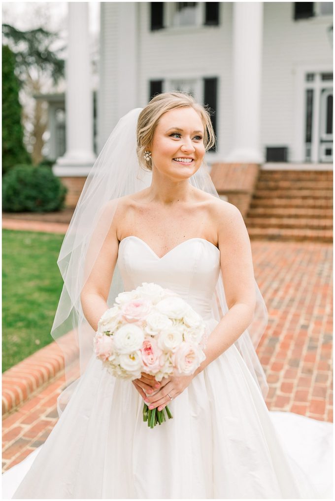 Rose Hill Plantation Bridal Session - Tiffany L Johnson Photography - Southern Bridal Session_0019.jpg