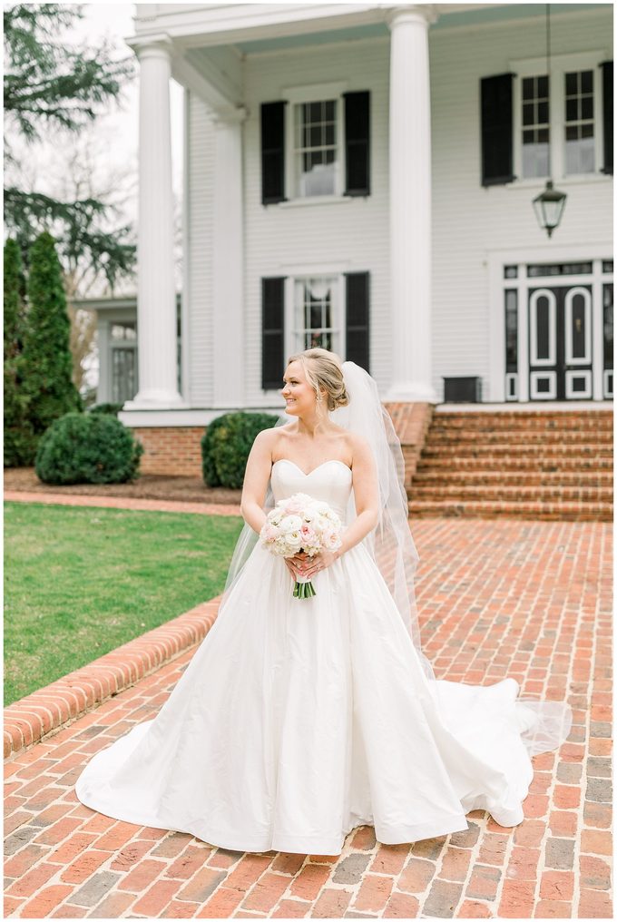 Rose Hill Plantation Bridal Session - Tiffany L Johnson Photography - Southern Bridal Session_0021.jpg