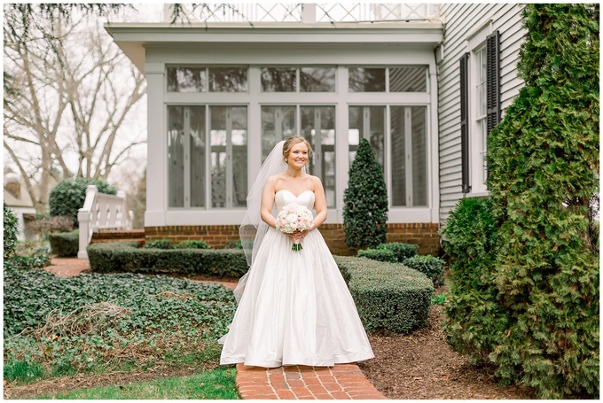 Rose Hill Plantation Bridal Session - Tiffany L Johnson Photography - Southern Bridal Session_0033.jpg