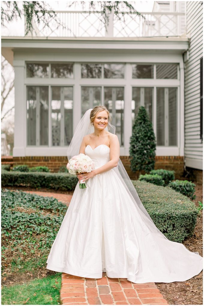 Rose Hill Plantation Bridal Session - Tiffany L Johnson Photography - Southern Bridal Session_0037.jpg