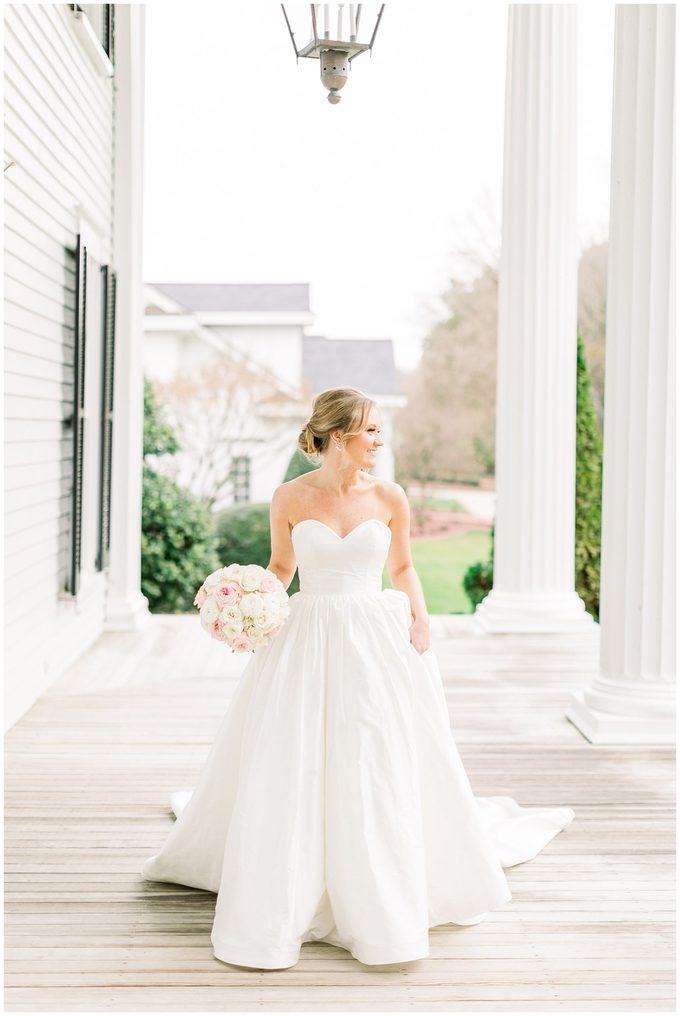 Rose Hill Plantation Bridal Session - Tiffany L Johnson Photography - Southern Bridal Session_0041.jpg