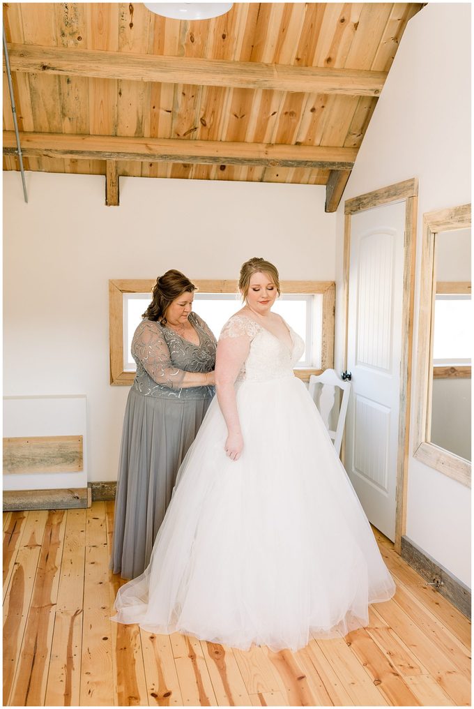Waters Edge at Tart Farms Wedding Day - Tiffany L Johnson Phootgraphy_0026.jpg