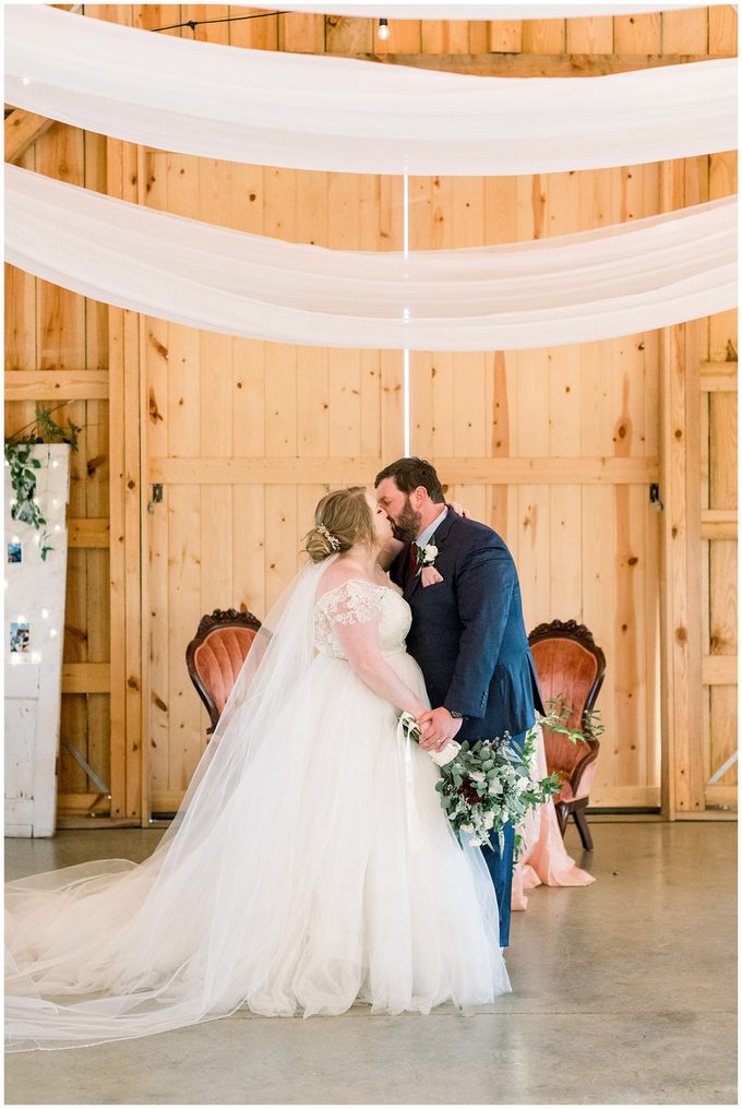 Waters Edge at Tart Farms Wedding Day - Tiffany L Johnson Phootgraphy_0143.jpg