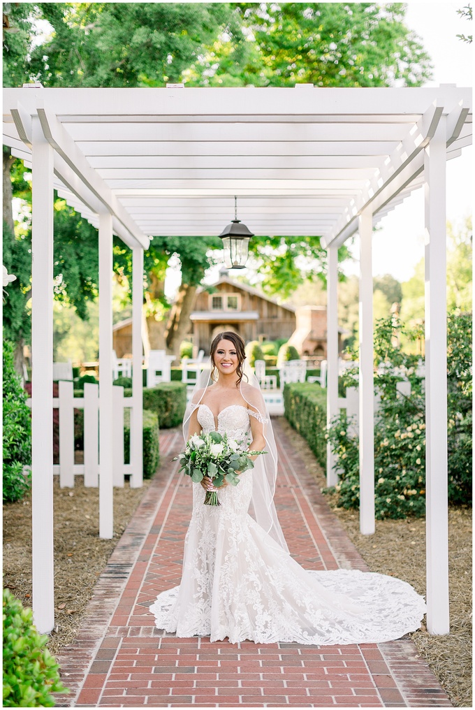MayLew Farm Bridal Session - Tiffany L Johnson Photography_0020.jpg