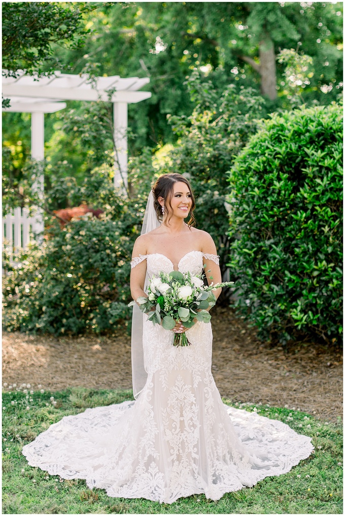 MayLew Farm Bridal Session - Tiffany L Johnson Photography_0032.jpg