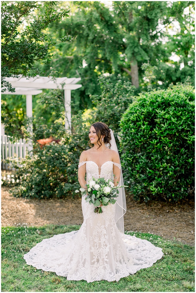 MayLew Farm Bridal Session - Tiffany L Johnson Photography_0036.jpg