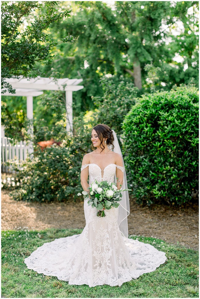 MayLew Farm Bridal Session - Tiffany L Johnson Photography_0040.jpg