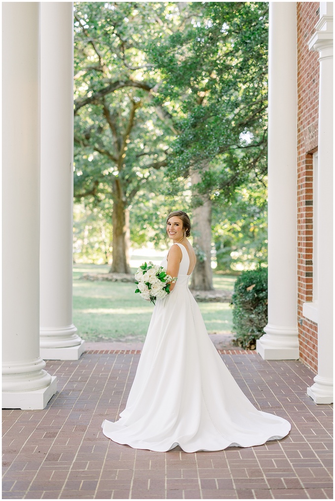 Meredith College Bridal Session - Tiffany L Johnson Photography_0013.jpg