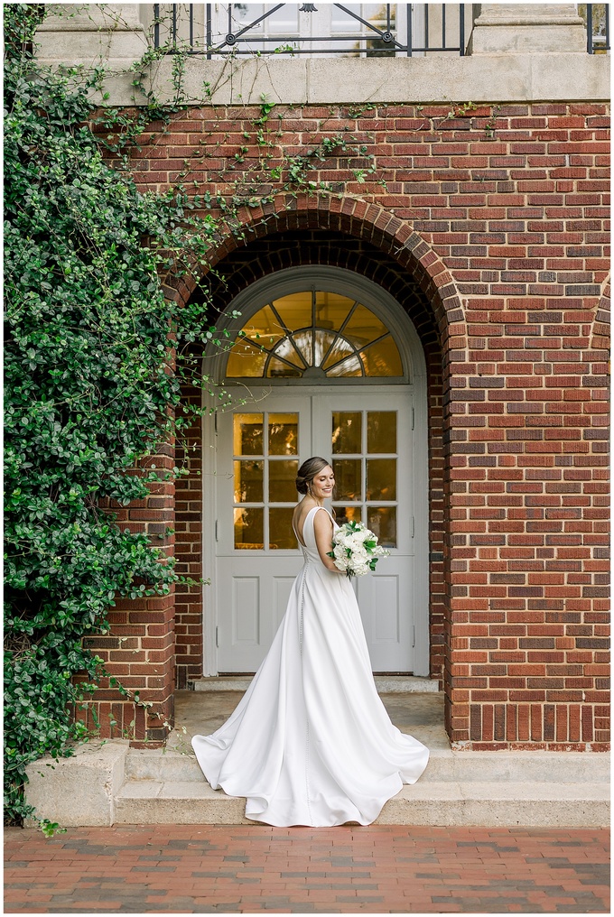 Meredith College Bridal Session - Tiffany L Johnson Photography_0037.jpg