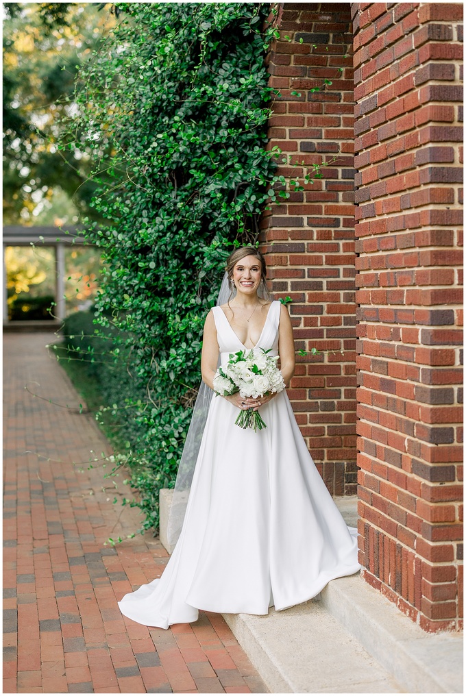 Meredith College Bridal Session - Tiffany L Johnson Photography_0046.jpg