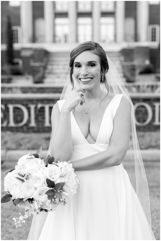 Meredith College Bridal Session - Tiffany L Johnson Photography_0052.jpg